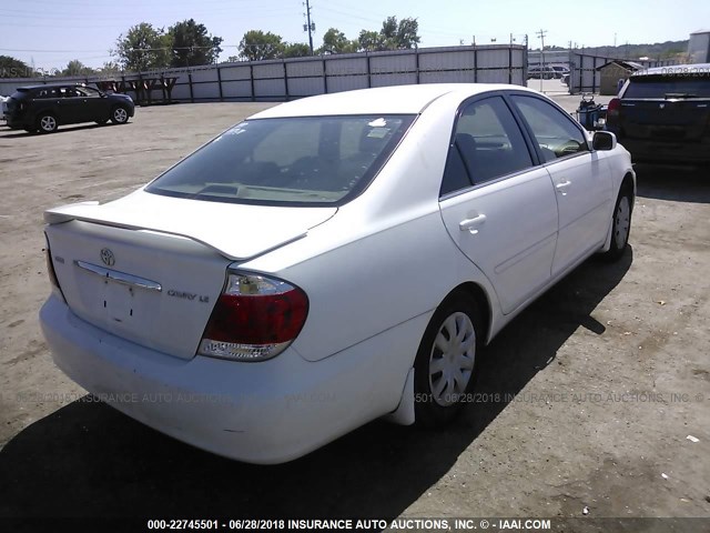 4T1BE32K05U020206 - 2005 TOYOTA CAMRY LE/XLE/SE 白色 照片 4