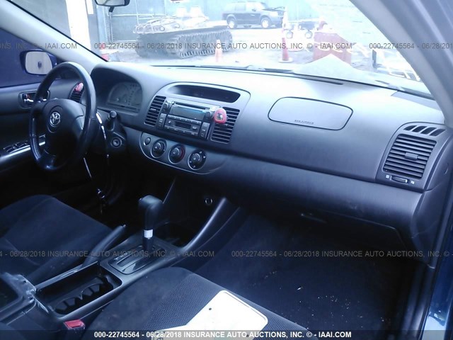 JTDBE32K530151981 - 2003 TOYOTA CAMRY LE/XLE Dark Blue photo 5