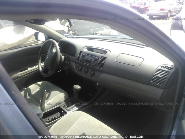 4T1BE32K04U865667 - 2004 TOYOTA CAMRY LE/XLE/SE Mavi foto 5