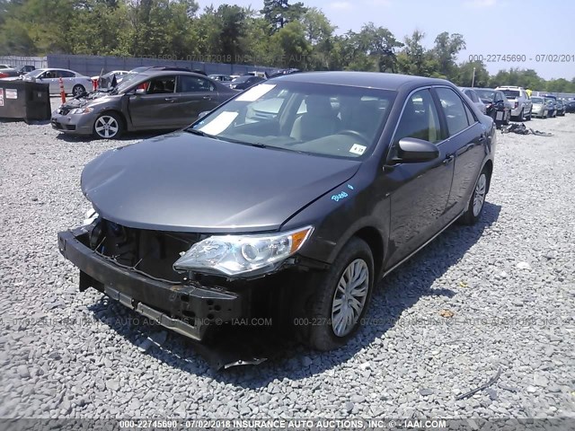4T4BF1FK4ER396019 - 2014 TOYOTA CAMRY L/SE/LE/XLE 灰色 照片 2