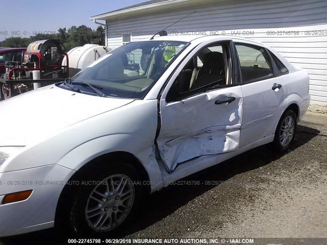1FAFP34N27W279476 - 2007 FORD FOCUS ZX4/S/SE/SES 白色 照片 6