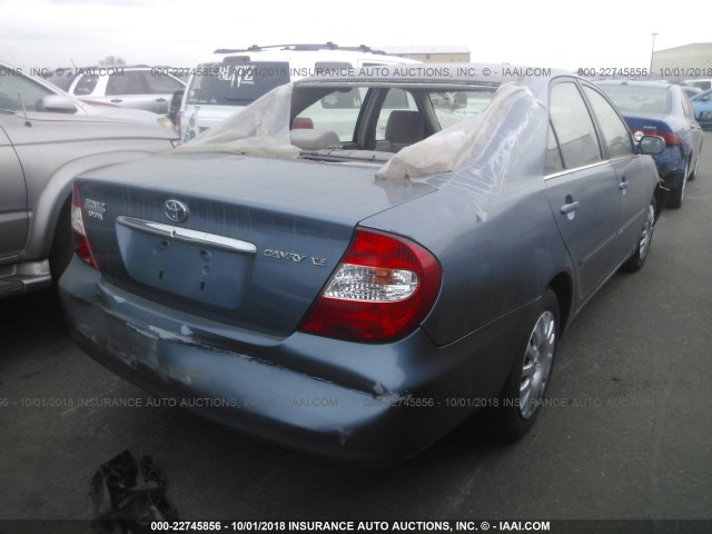 JTDBE32K530187590 - 2003 TOYOTA CAMRY LE/XLE BLUE photo 4