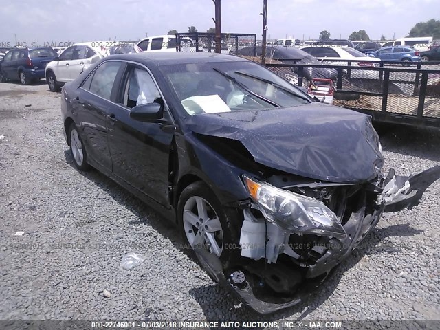 4T1BF1FK5DU699819 - 2013 TOYOTA CAMRY L/SE/LE/XLE Qara foto 1