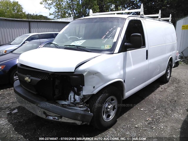 1GCFG15X281119997 - 2008 CHEVROLET EXPRESS G1500  WHITE photo 2