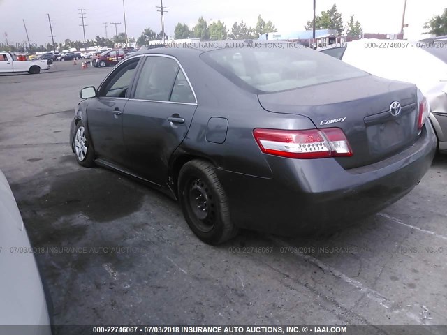4T1BF3EK6BU608678 - 2011 TOYOTA CAMRY SE/LE/XLE GRAY photo 3