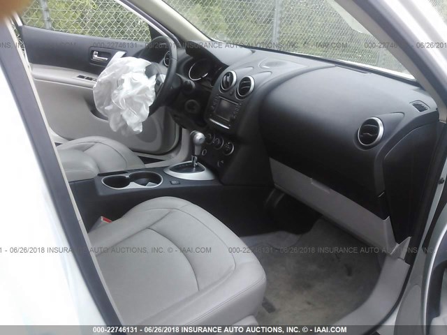 JN8AS5MV2DW145226 - 2013 NISSAN ROGUE S/SV WHITE photo 5