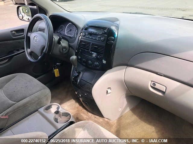 5TDZA23C15S294082 - 2005 TOYOTA SIENNA CE/LE BEIGE photo 5