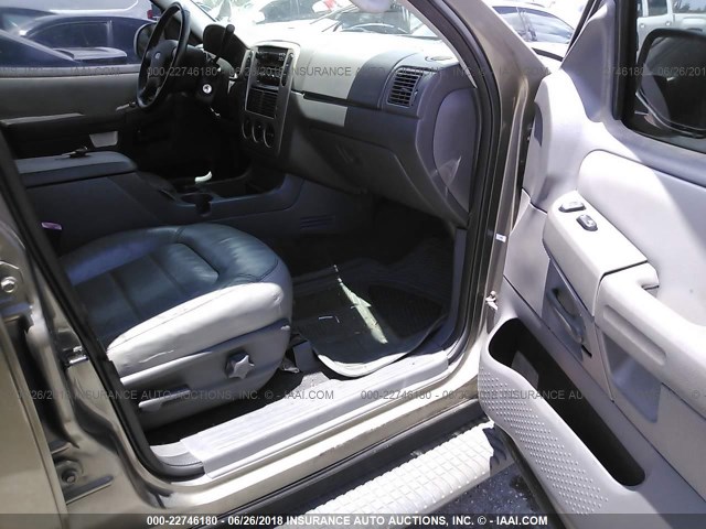 1FMZU63K65UA07199 - 2005 FORD EXPLORER XLT/XLT SPORT/NBX 金色 照片 5