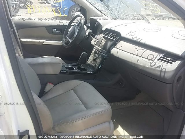 2FMDK4KC0CBA05658 - 2012 FORD EDGE LIMITED WHITE photo 5