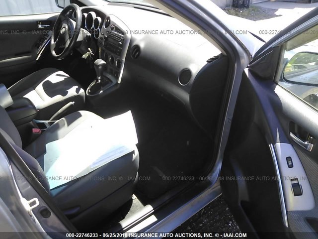 2T1LR30E25C490910 - 2005 TOYOTA COROLLA MATRIX XR BLUE photo 5