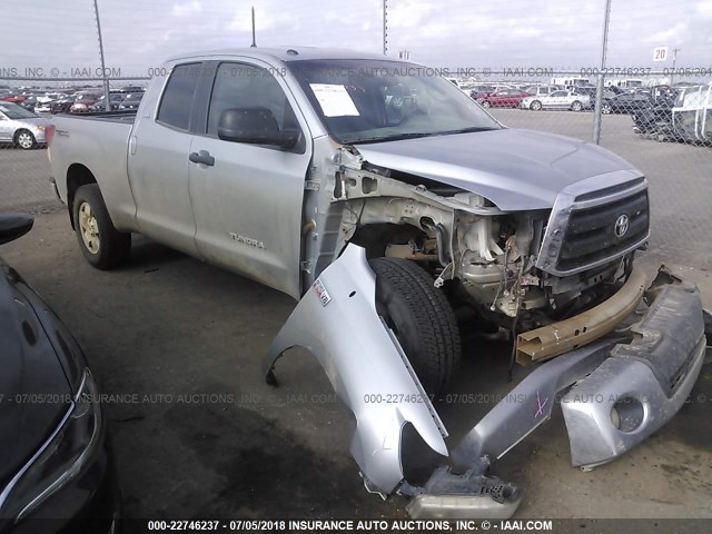 5TFUW5F1XAX109801 - 2010 TOYOTA TUNDRA DOUBLE CAB SR5 SILVER photo 1