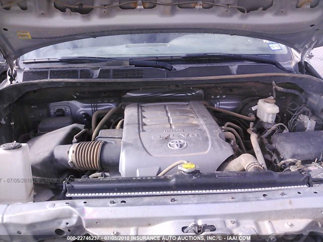 5TFUW5F1XAX109801 - 2010 TOYOTA TUNDRA DOUBLE CAB SR5 SILVER photo 10