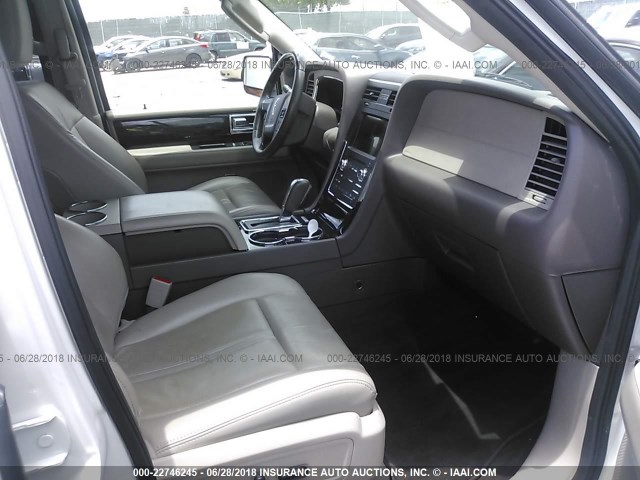 5LMJJ3JT7HEL06423 - 2017 LINCOLN NAVIGATOR L/SELECT თეთრი ფოტო 5
