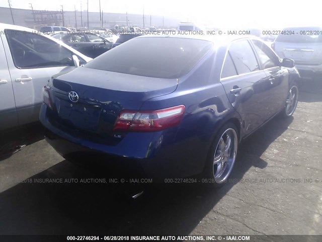 4T1BE46K98U255207 - 2008 TOYOTA CAMRY CE/LE/XLE/SE BLUE photo 4