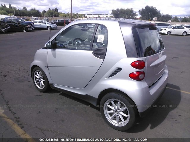 WMEEJ31X78K158255 - 2008 SMART FORTWO PURE/PASSION SILVER photo 3