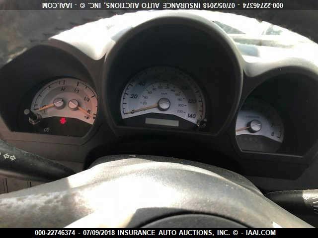 JTKDE177950005483 - 2005 TOYOTA SCION TC 银色 照片 8