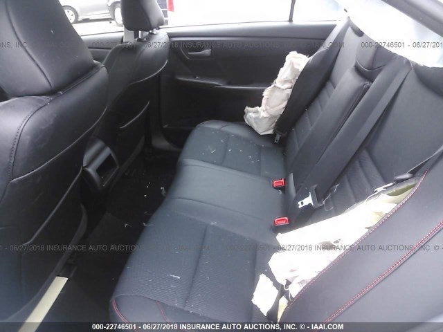 4T1BF1FK8HU299825 - 2017 TOYOTA CAMRY LE/XLE/SE/XSE 白色 照片 8