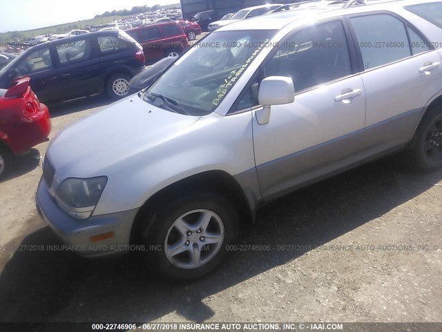 JT6HF10U1X0053222 - 1999 LEXUS RX 300 SILVER photo 2