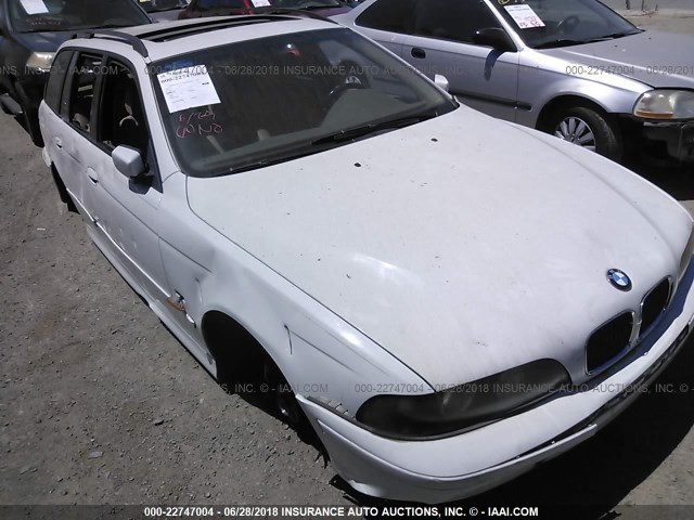 WBADP6332XBV60703 - 1999 BMW 528 IT AUTOMATIC WHITE photo 1