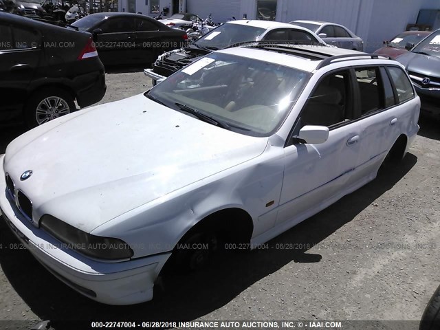 WBADP6332XBV60703 - 1999 BMW 528 IT AUTOMATIC WHITE photo 2