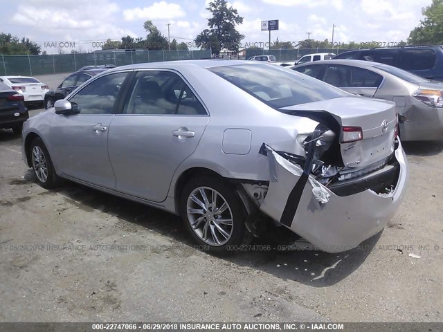 4T4BF1FK5CR190320 - 2012 TOYOTA CAMRY SE/LE/XLE SILVER photo 3