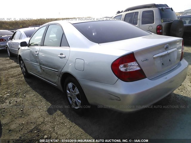 JTDBE32K120041752 - 2002 TOYOTA CAMRY LE/XLE/SE 银色 照片 3