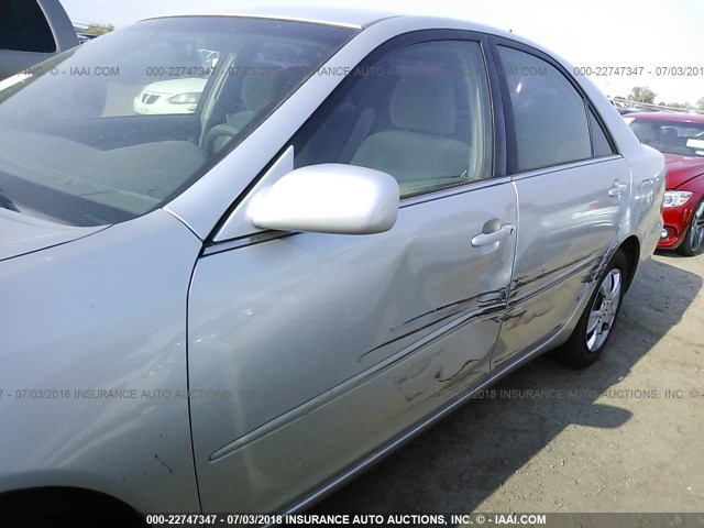 JTDBE32K120041752 - 2002 TOYOTA CAMRY LE/XLE/SE 银色 照片 6