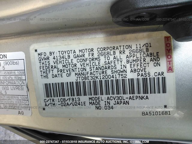 JTDBE32K120041752 - 2002 TOYOTA CAMRY LE/XLE/SE 银色 照片 9