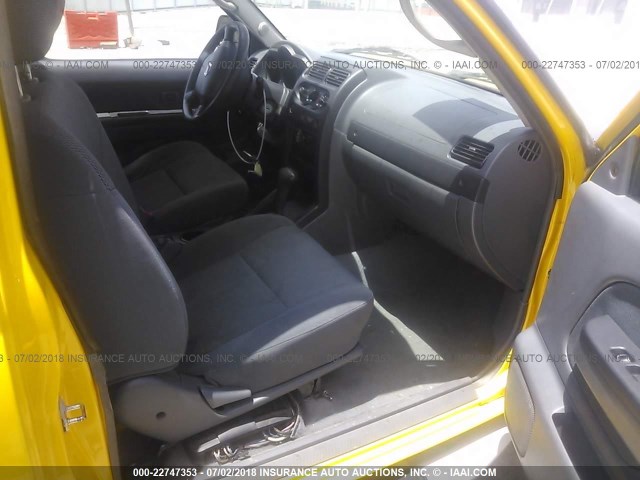 1N6ED26T84C407783 - 2004 NISSAN FRONTIER KING CAB XE V6 YELLOW photo 5