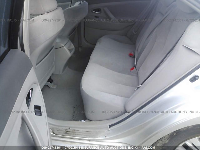 4T4BE46KX8R044605 - 2008 TOYOTA CAMRY CE/LE/XLE/SE SILVER photo 8