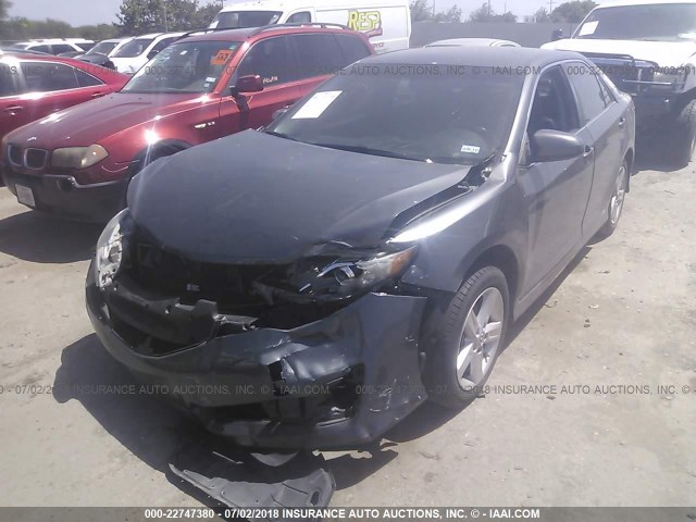 4T1BF1FK8DU291511 - 2013 TOYOTA CAMRY L/SE/LE/XLE Boz foto 2