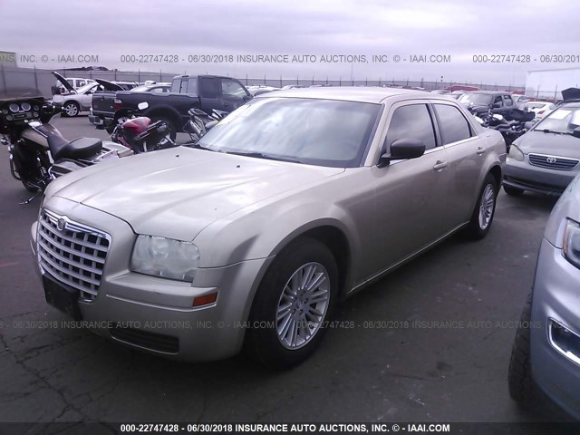 2C3LA43D29H558008 - 2009 CHRYSLER 300 LX GOLD photo 2