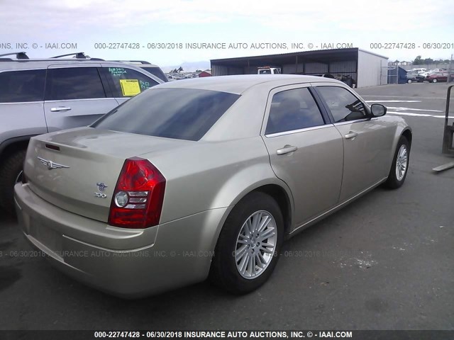 2C3LA43D29H558008 - 2009 CHRYSLER 300 LX GOLD photo 4