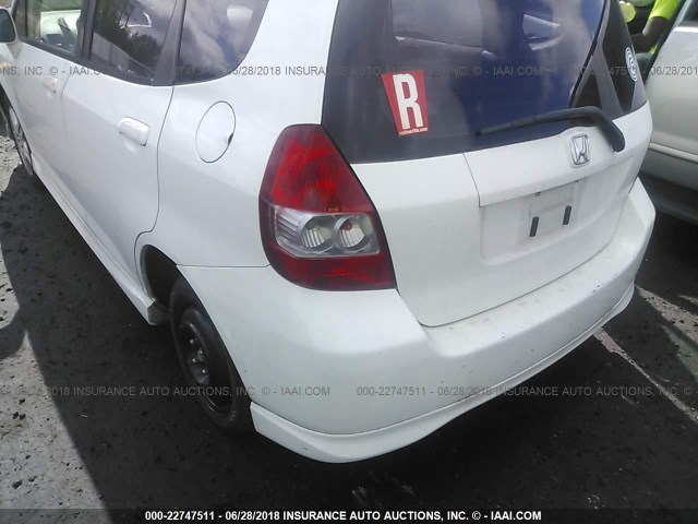 JHMGD37697S059981 - 2007 HONDA FIT S WHITE photo 6