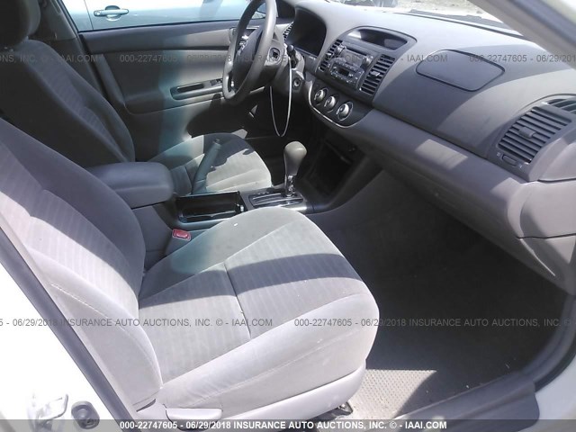 4T1BE32K55U393662 - 2005 TOYOTA CAMRY LE/XLE/SE Ağ foto 5