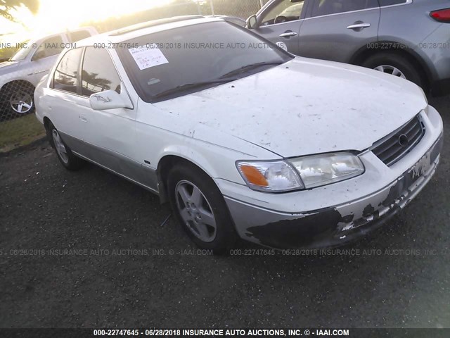 JT2BF22KX10299847 - 2001 TOYOTA CAMRY CE/LE/XLE WHITE photo 1