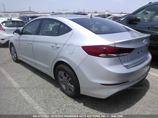 5NPD84LF6JH320493 - 2018 HYUNDAI ELANTRA SEL/VALUE/LIMITED SILVER photo 3