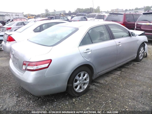 4T1BF3EK2BU623677 - 2011 TOYOTA CAMRY SE/LE/XLE 银色 照片 4