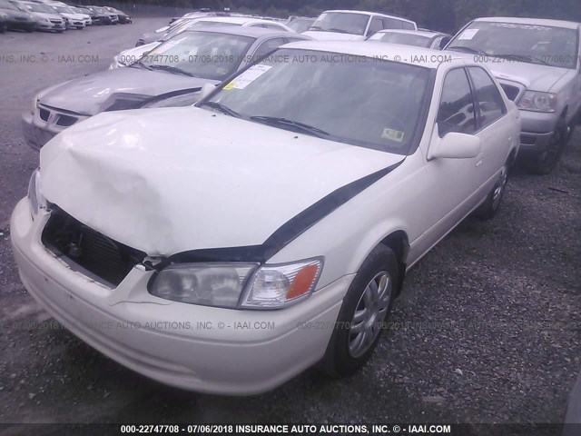 4T1BF28K91U131426 - 2001 TOYOTA CAMRY LE/XLE WHITE photo 2