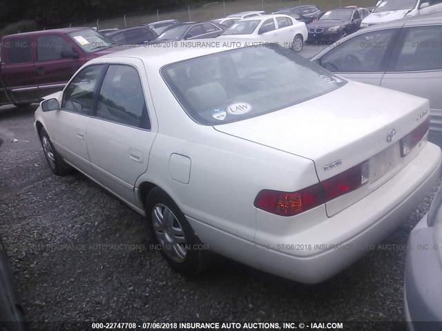 4T1BF28K91U131426 - 2001 TOYOTA CAMRY LE/XLE WHITE photo 3