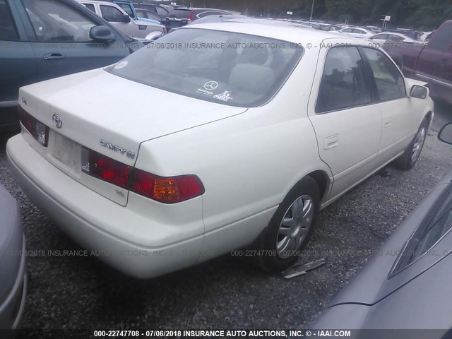 4T1BF28K91U131426 - 2001 TOYOTA CAMRY LE/XLE WHITE photo 4