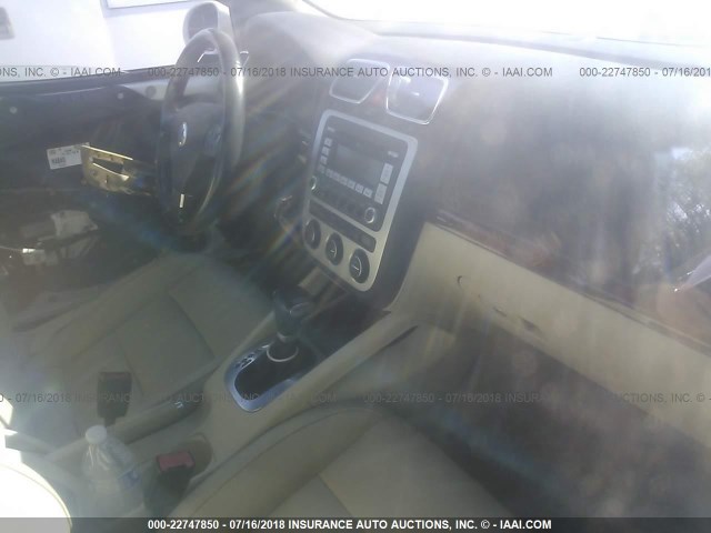 WVWFA71F98V052986 - 2008 VOLKSWAGEN EOS LUX Biały zdjęcie 5