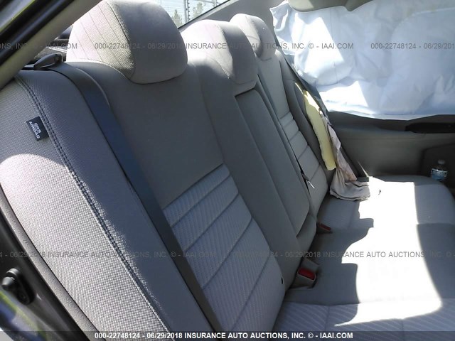 4T1BF1FK2HU760520 - 2017 TOYOTA CAMRY LE/XLE/SE/XSE GRAY photo 8