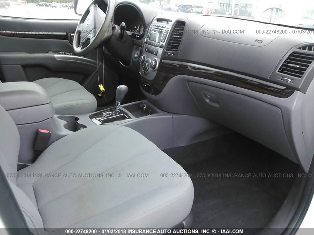 5XYZGDAB3BG014563 - 2011 HYUNDAI SANTA FE GLS WHITE photo 5