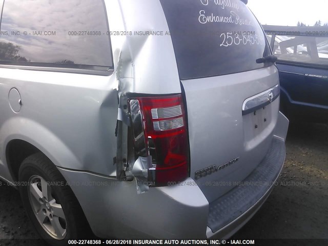 2D8HN54P88R129860 - 2008 DODGE GRAND CARAVAN SXT GRAY photo 6