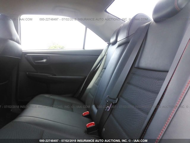 4T1BF1FK6GU215645 - 2016 TOYOTA CAMRY LE/XLE/SE/XSE SILVER photo 8