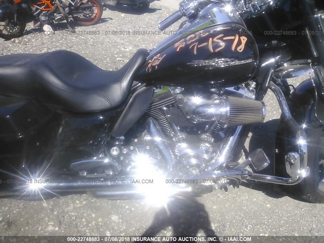 1HD1KB41XAB625121 - 2010 HARLEY-DAVIDSON FLHX BLACK photo 8