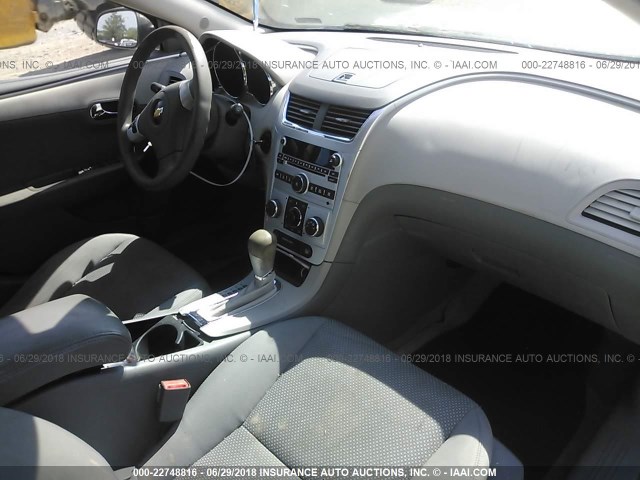 1G1ZB5E11BF211636 - 2011 CHEVROLET MALIBU LS Gümüş foto 5