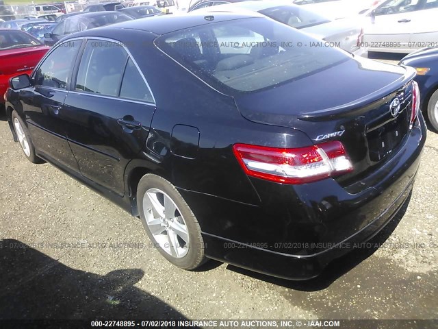 4T1BF3EK4BU184448 - 2011 TOYOTA CAMRY SE/LE/XLE შავი ფოტო 3
