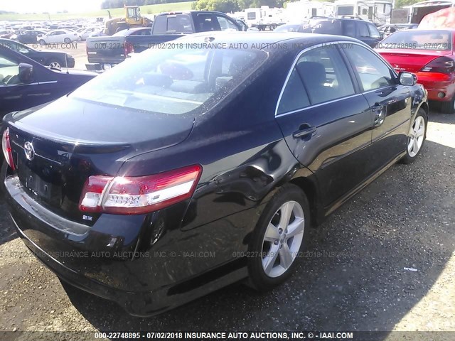 4T1BF3EK4BU184448 - 2011 TOYOTA CAMRY SE/LE/XLE შავი ფოტო 4
